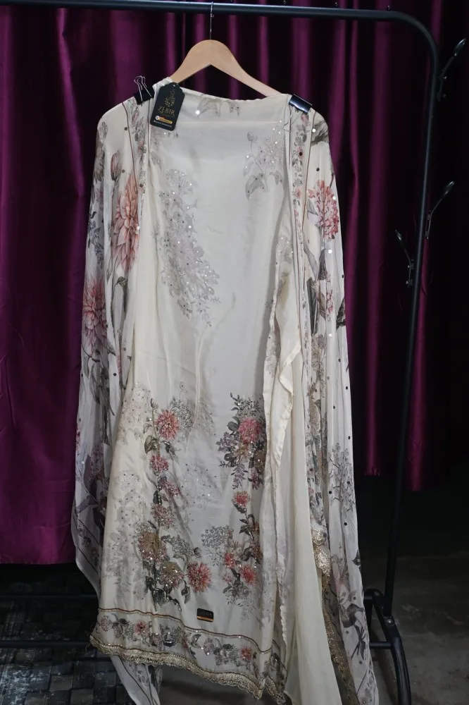 Pure Cotton Kurti Set with Polka Dot Neck & Border Embroidery Patch and Digital Printed Chiffon Dupatta